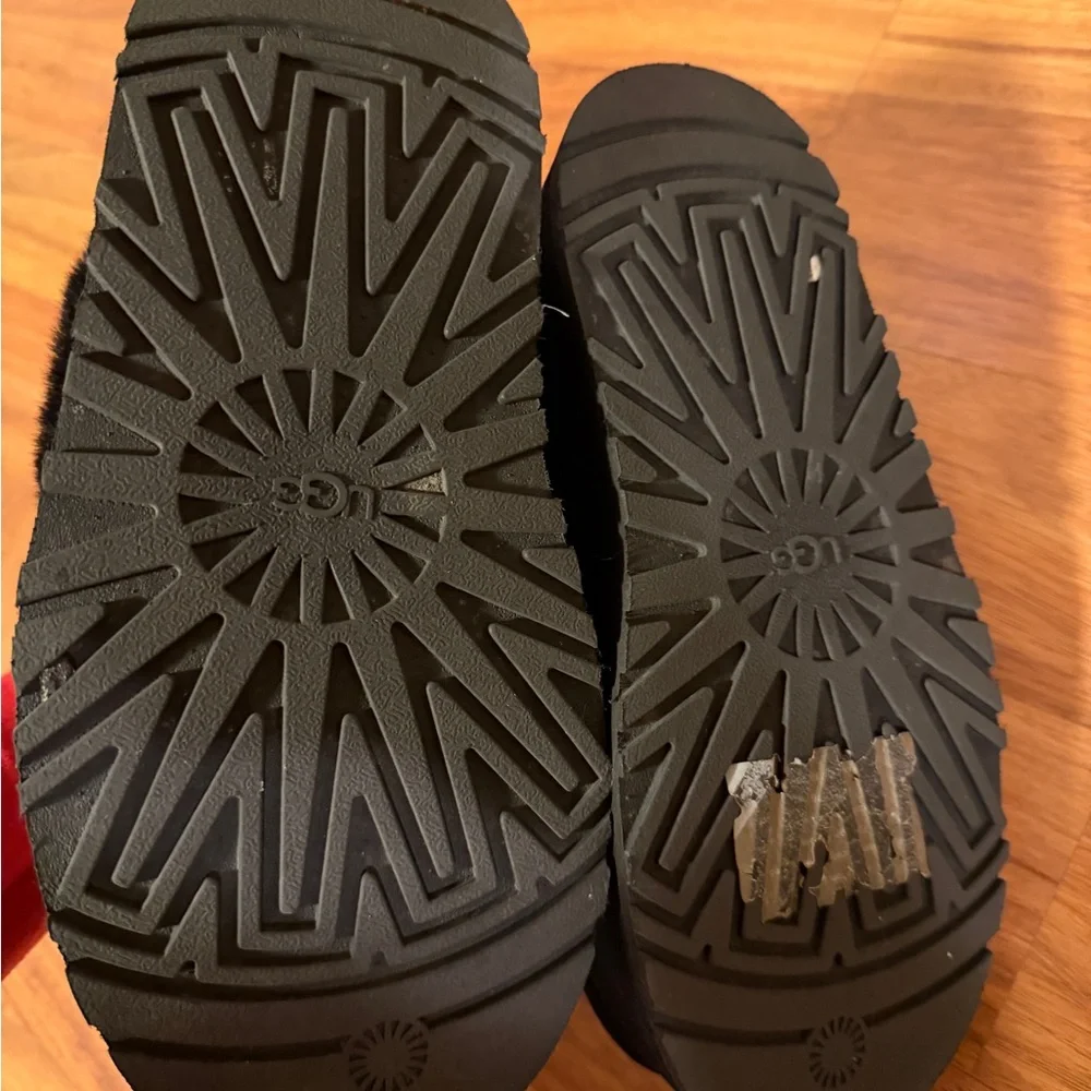 UGG Funkette Mules Size 6 - Picture 3 of 3